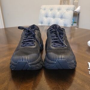 Hoka one on one Bondi 7 Women's Black on Black Athletic Shoes